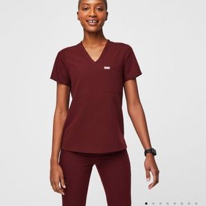 FIGS🎉 Catarina one pocket top XS